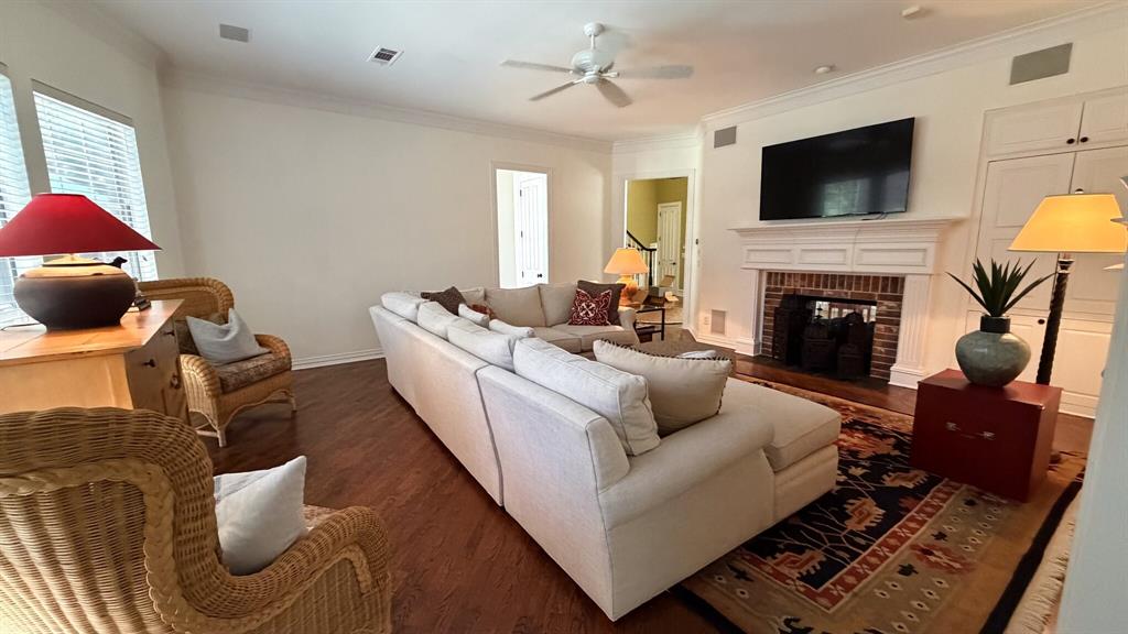 837 Glen Garry Drive Property Photo 3