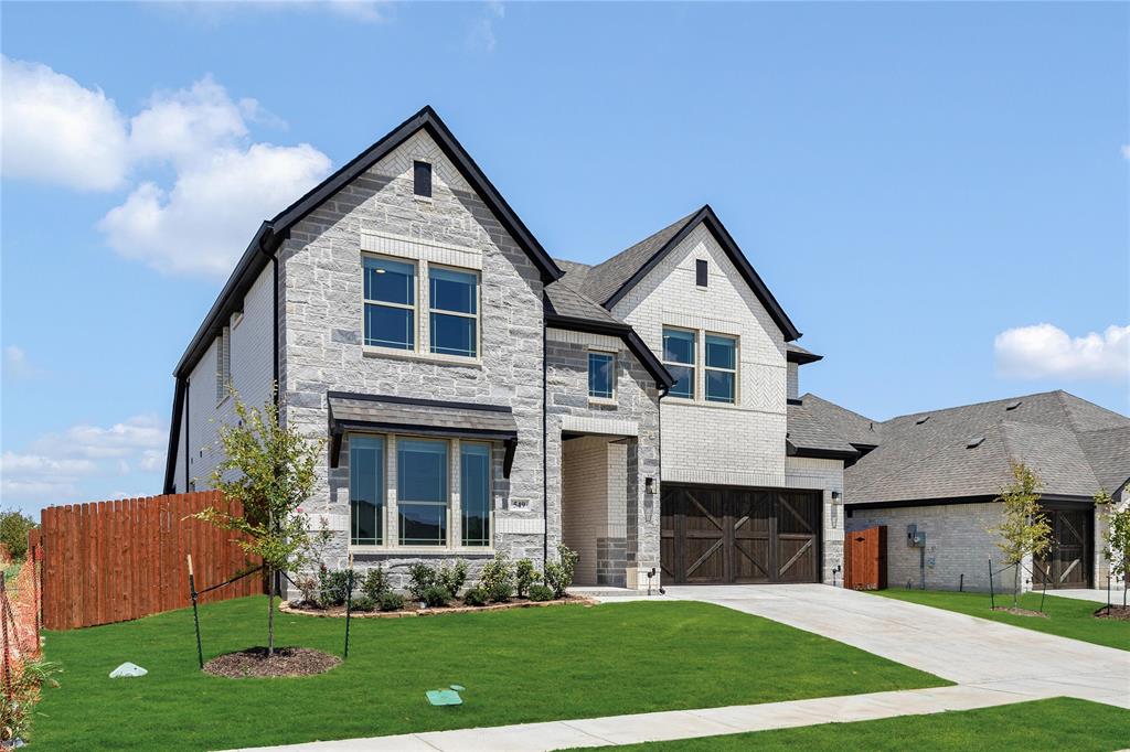 549 Red Maple Road Property Photo 3