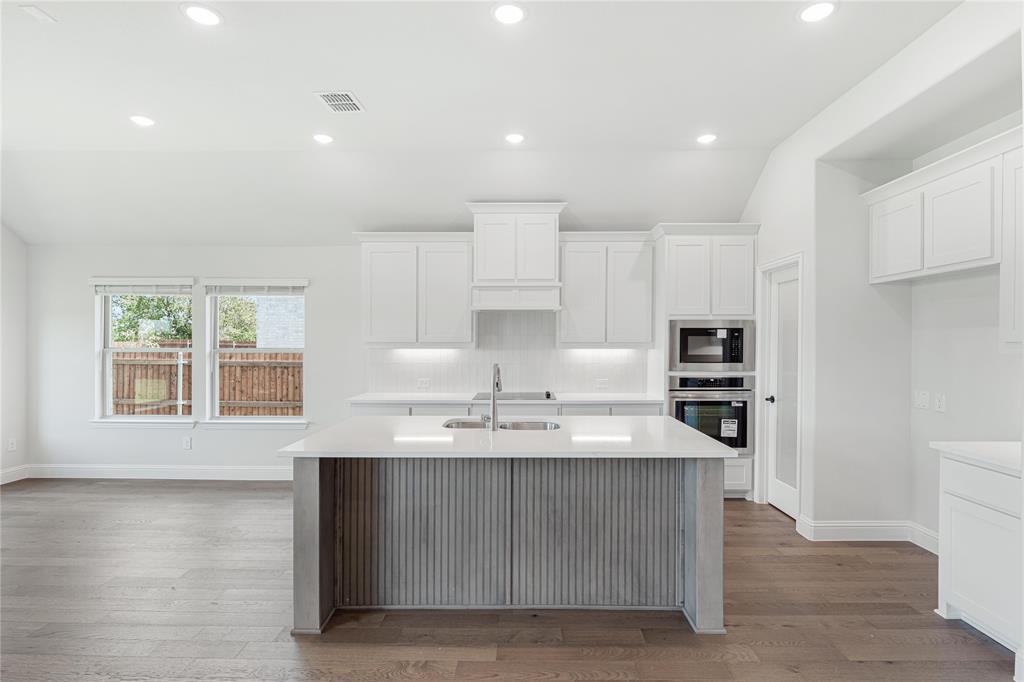549 Red Maple Road Property Photo 11