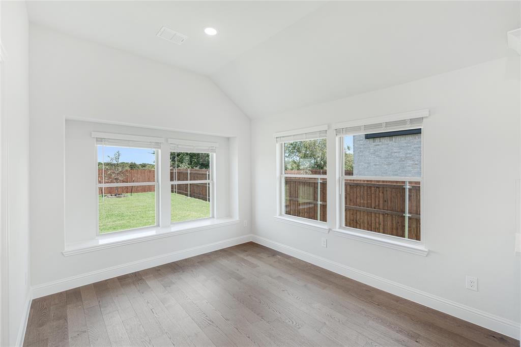 549 Red Maple Road Property Photo 13