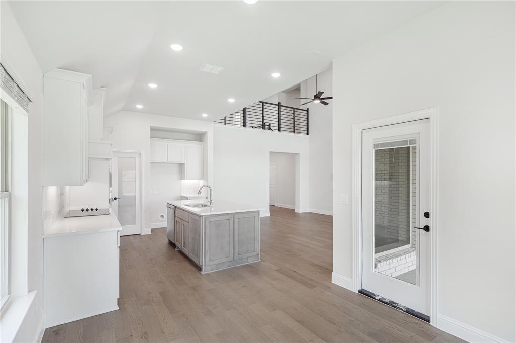 549 Red Maple Road Property Photo 14