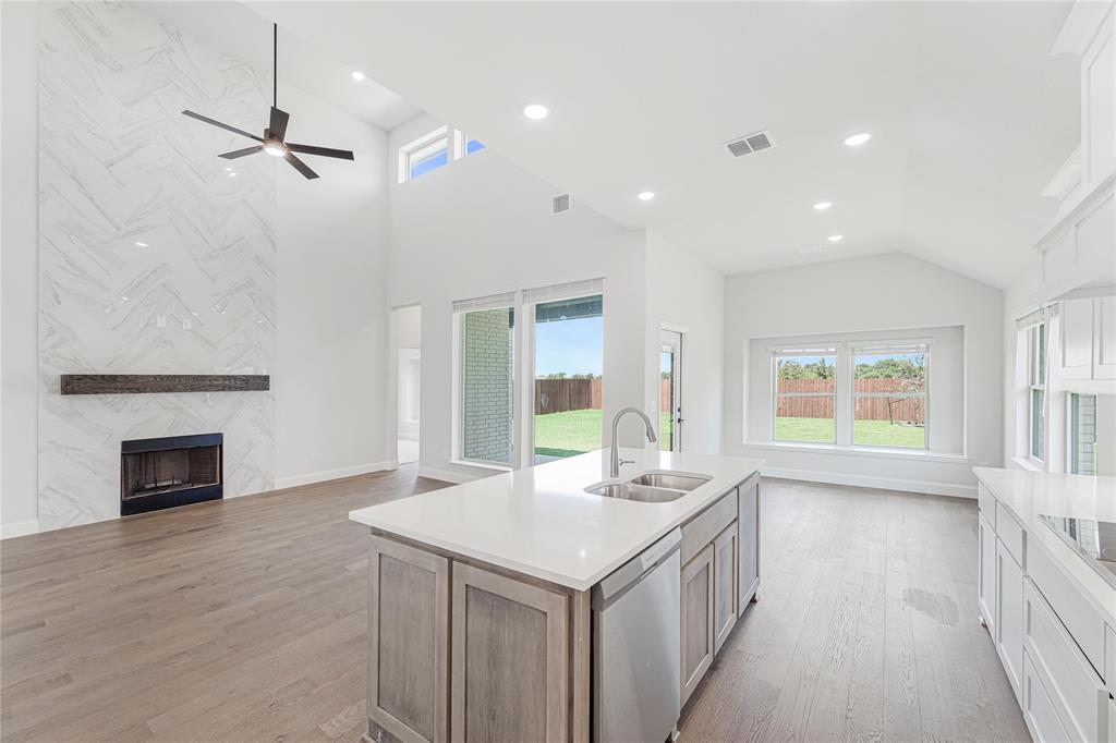 549 Red Maple Road Property Photo 15