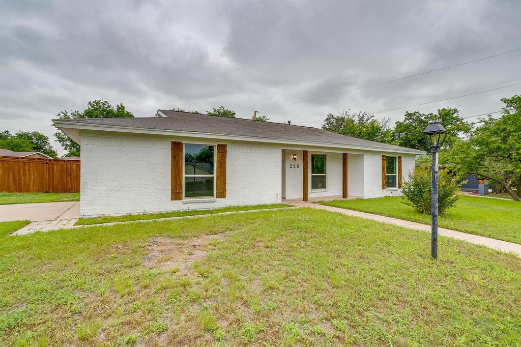 220 Rolling Hills Drive Property Photo 2