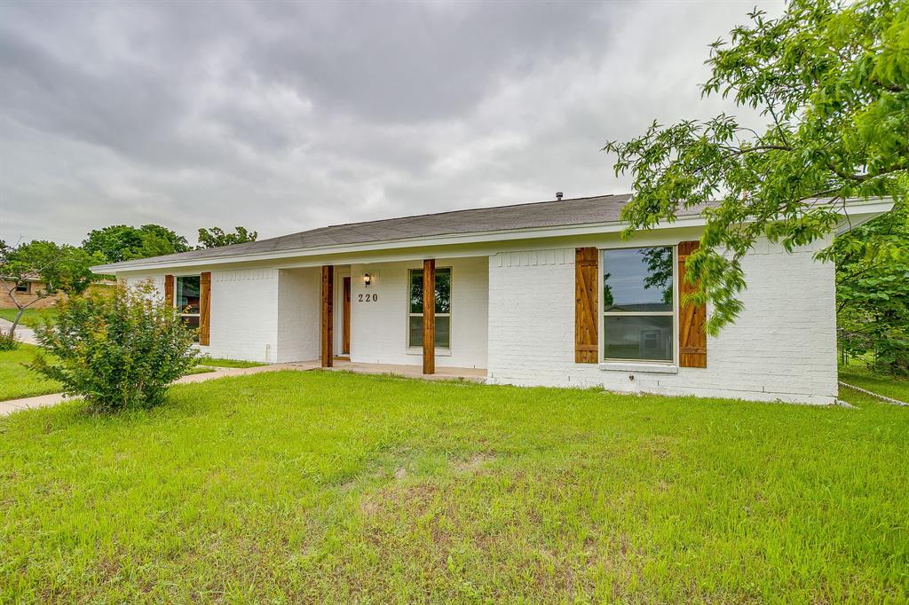 220 Rolling Hills Drive Property Photo 3