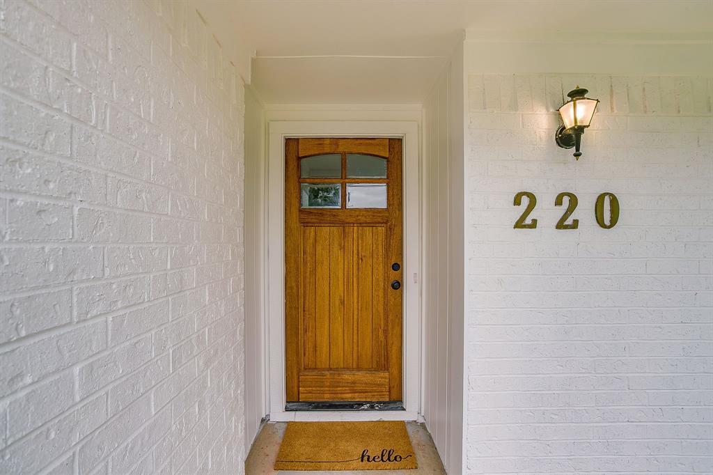 220 Rolling Hills Drive Property Photo 5