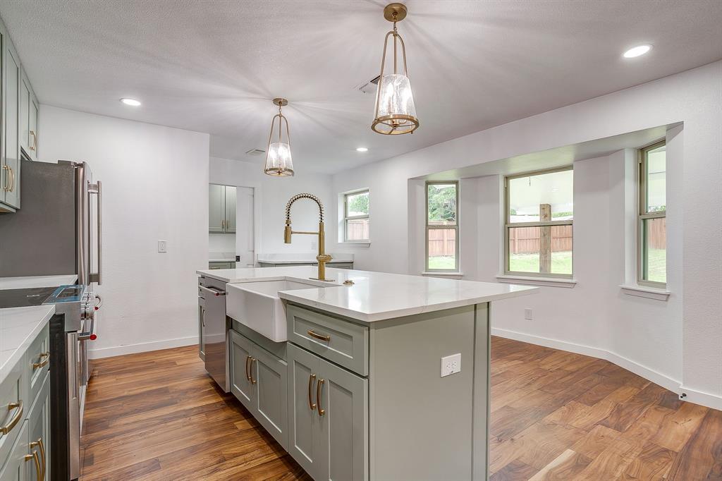 220 Rolling Hills Drive Property Photo 12