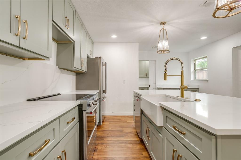 220 Rolling Hills Drive Property Photo 17