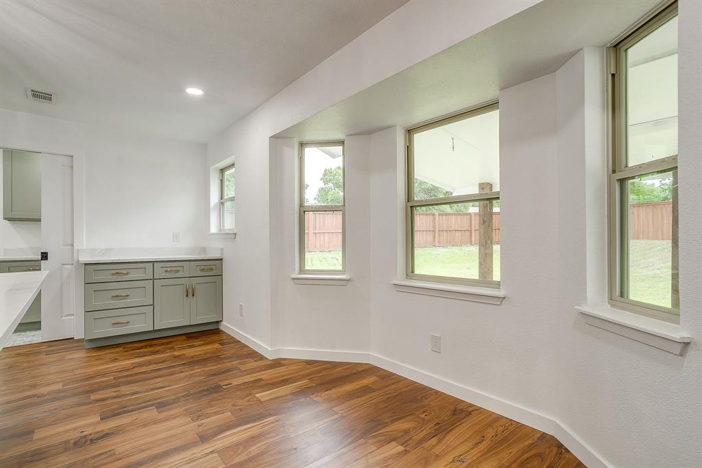 220 Rolling Hills Drive Property Photo 18