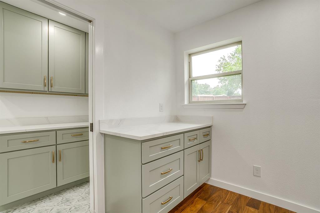 220 Rolling Hills Drive Property Photo 20