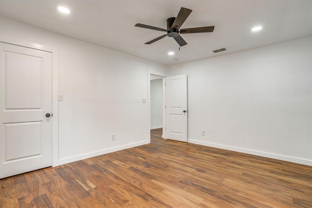 220 Rolling Hills Drive Property Photo 25