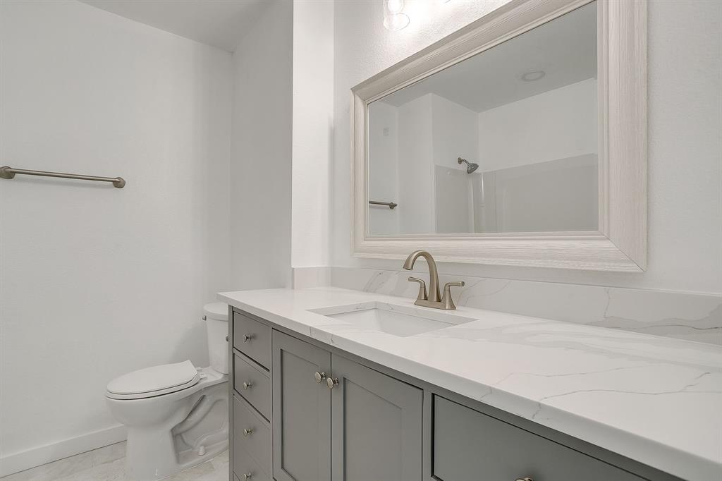 220 Rolling Hills Drive Property Photo 35