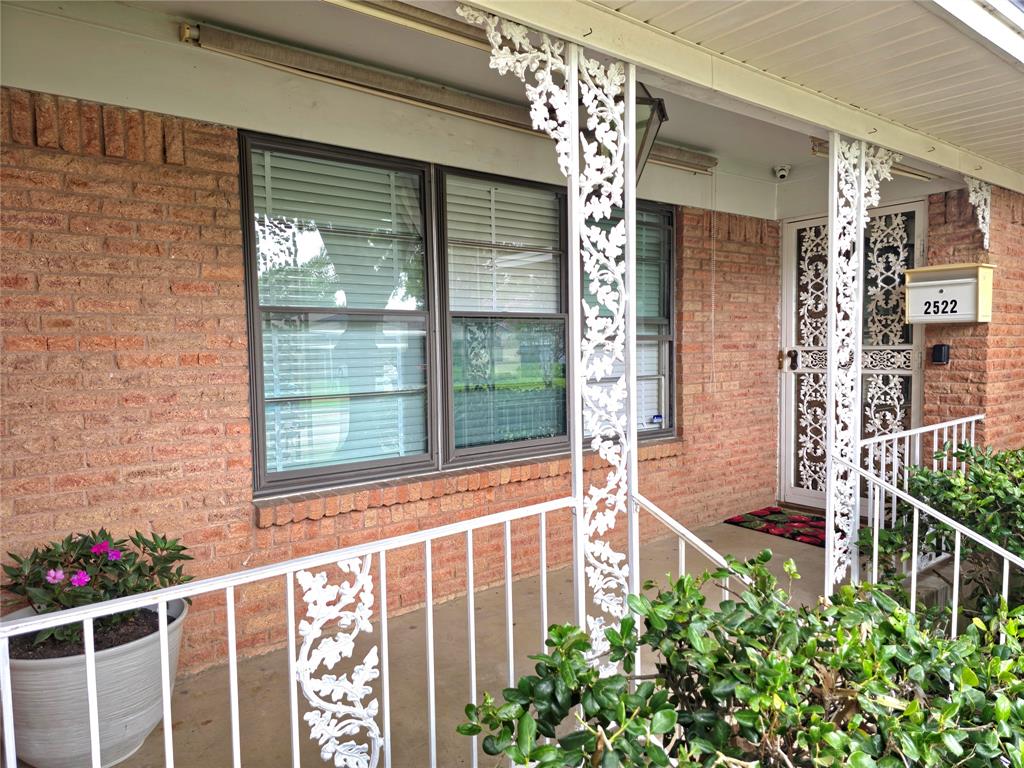 2522 Robin Lane Property Photo 5