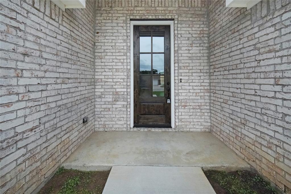1607 W College Property Photo 8