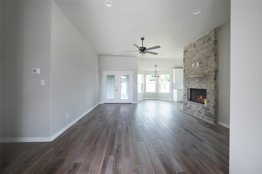 1607 W College Property Photo 9