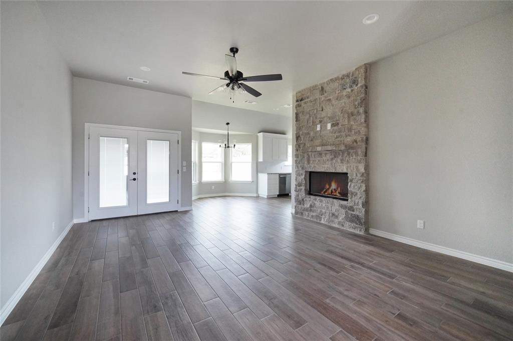 1607 W College Property Photo 10
