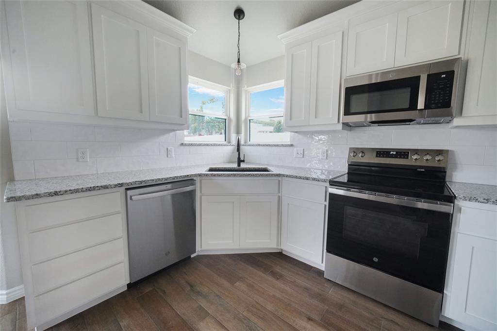 1607 W College Property Photo 13