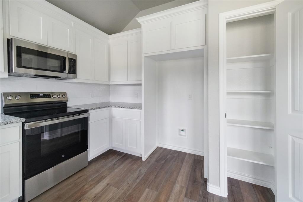 1607 W College Property Photo 14