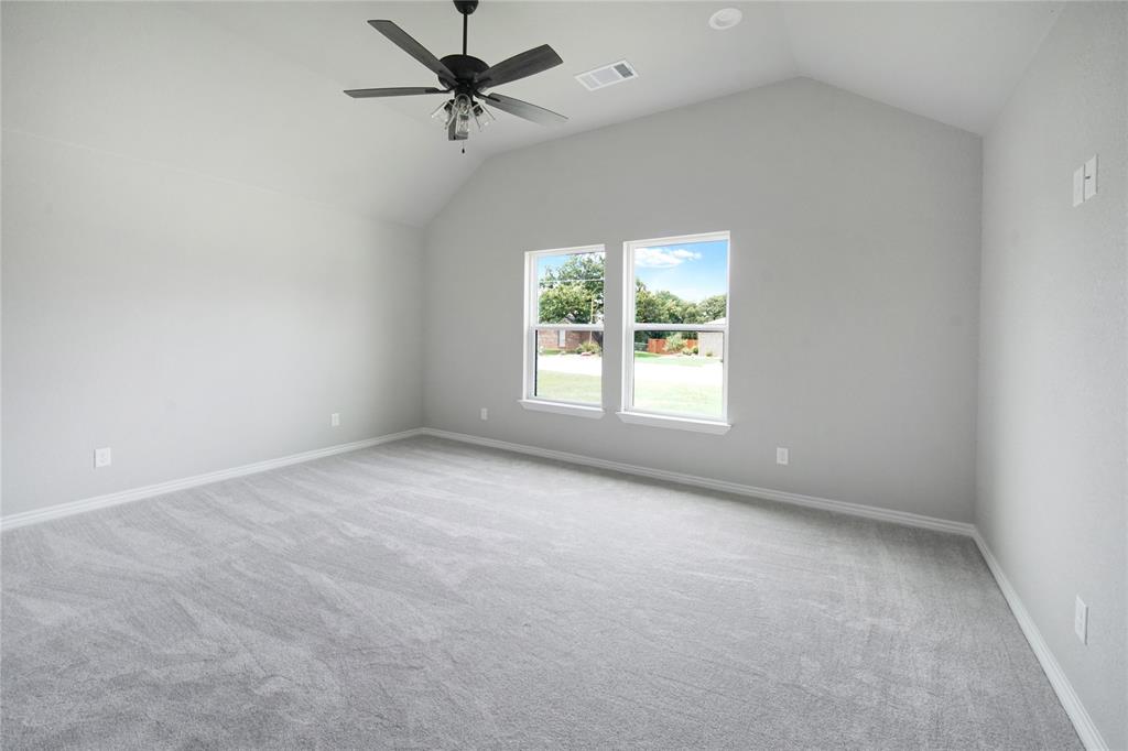 1607 W College Property Photo 16