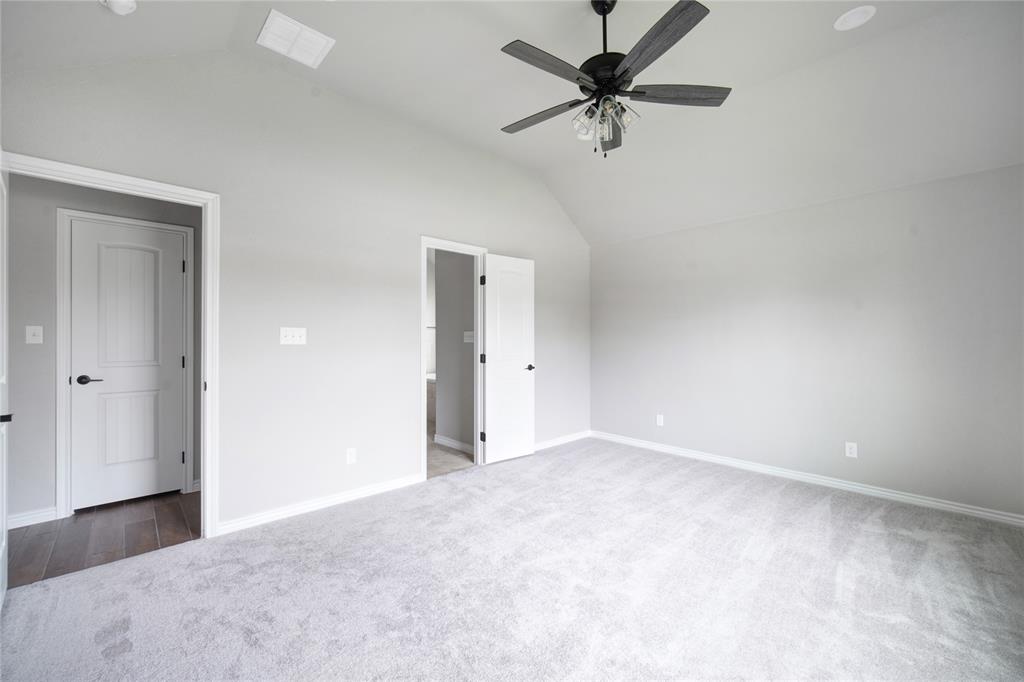 1607 W College Property Photo 20