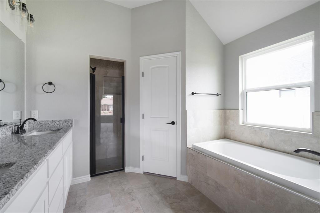 1607 W College Property Photo 22