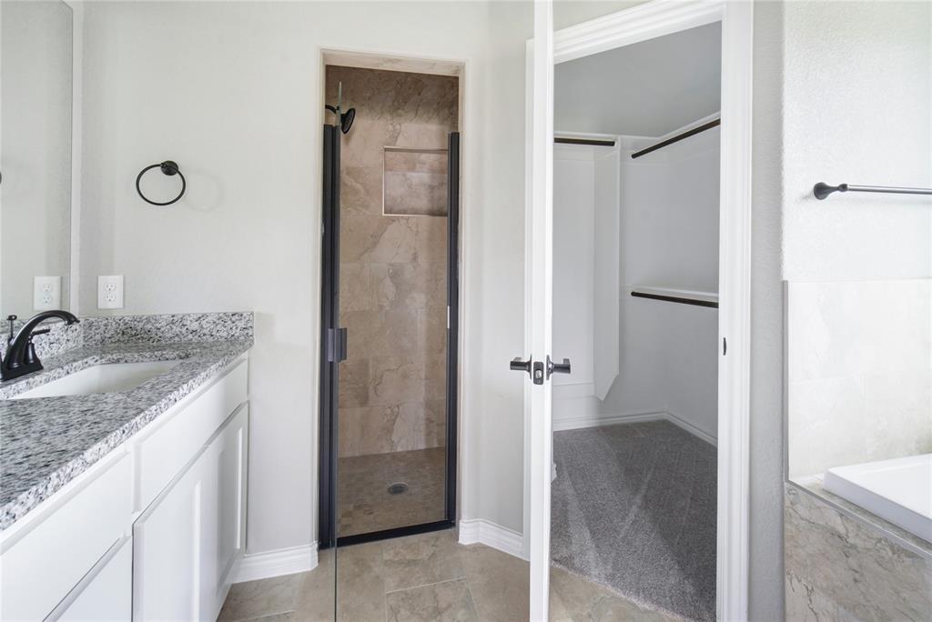 1607 W College Property Photo 24