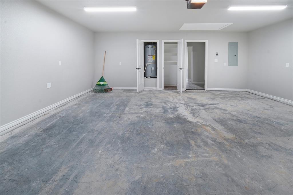 1607 W College Property Photo 28