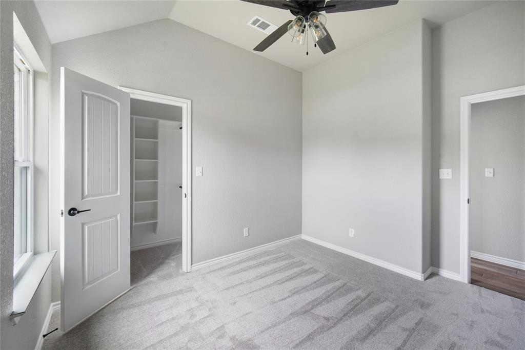1607 W College Property Photo 34