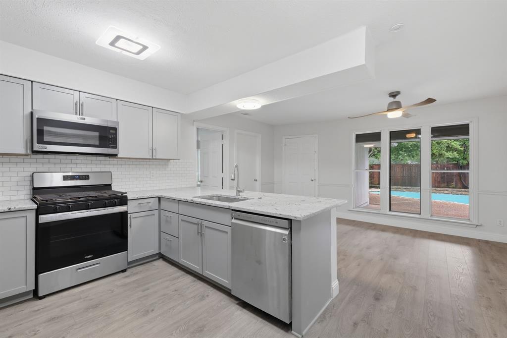 6908 Heatherknoll Drive Property Photo 3
