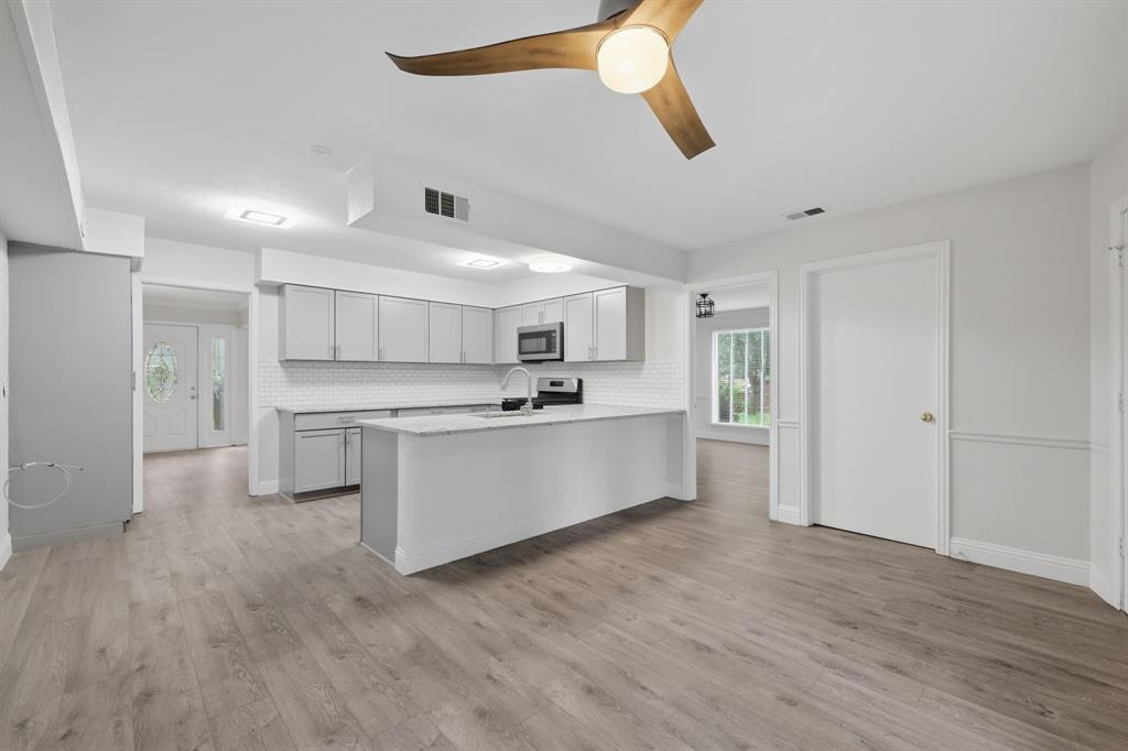 6908 Heatherknoll Drive Property Photo 14