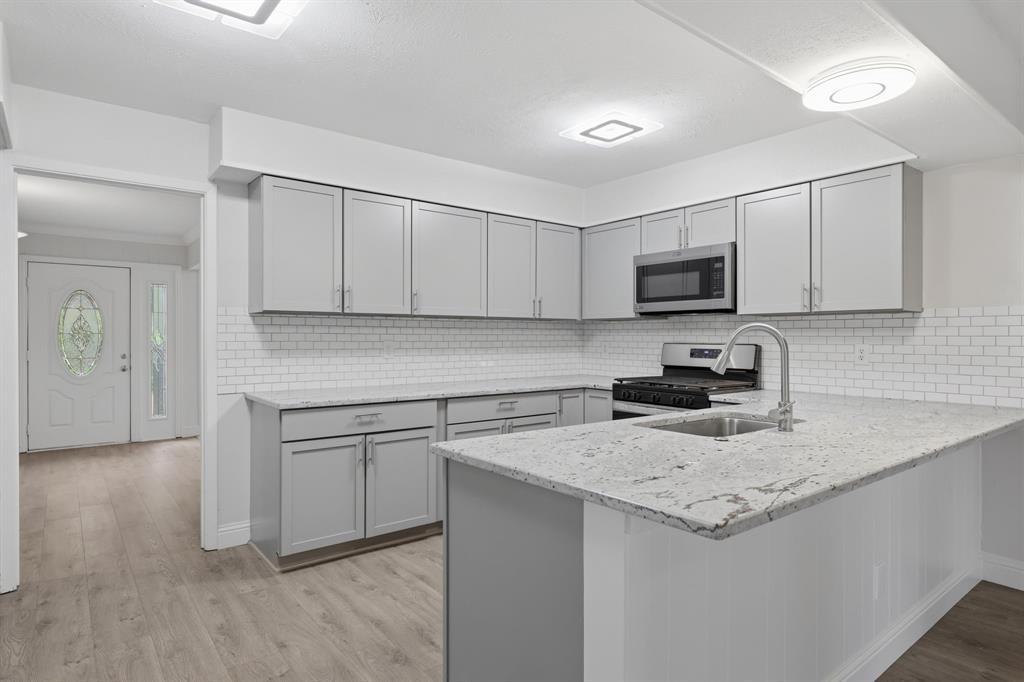 6908 Heatherknoll Drive Property Photo 15