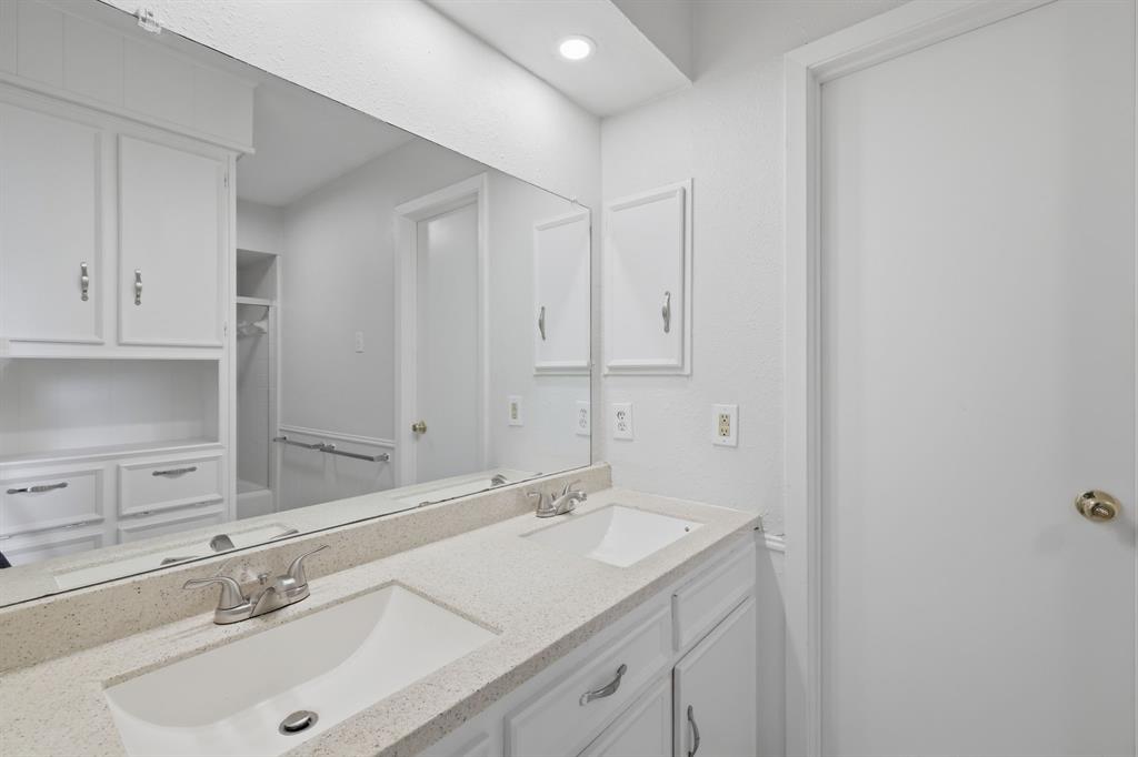 6908 Heatherknoll Drive Property Photo 25