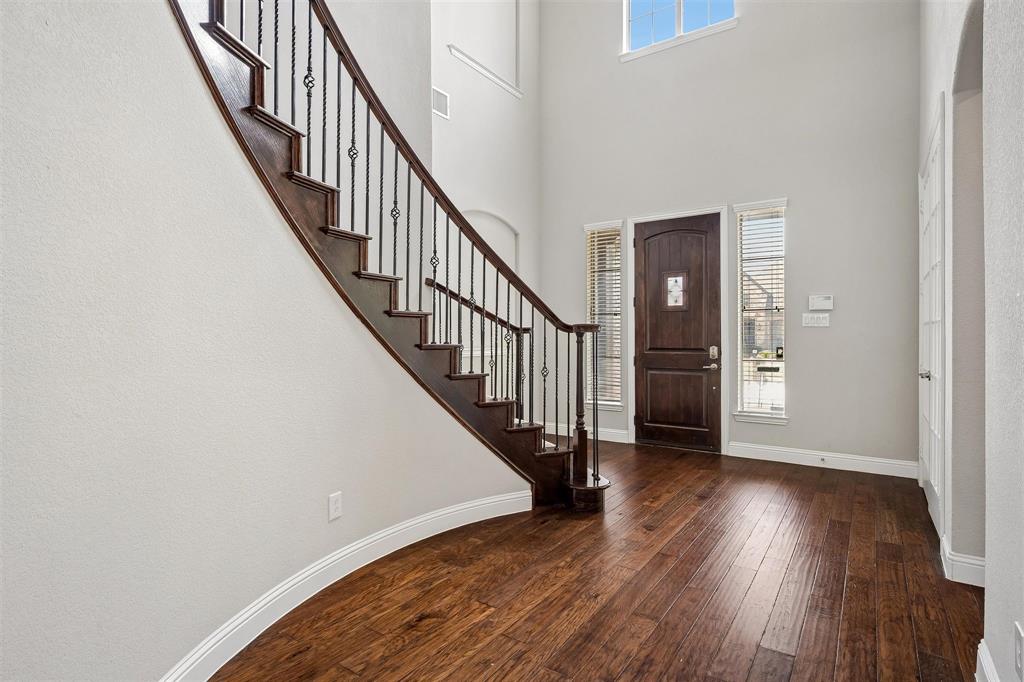 870 Sagebrush Drive Property Photo 2