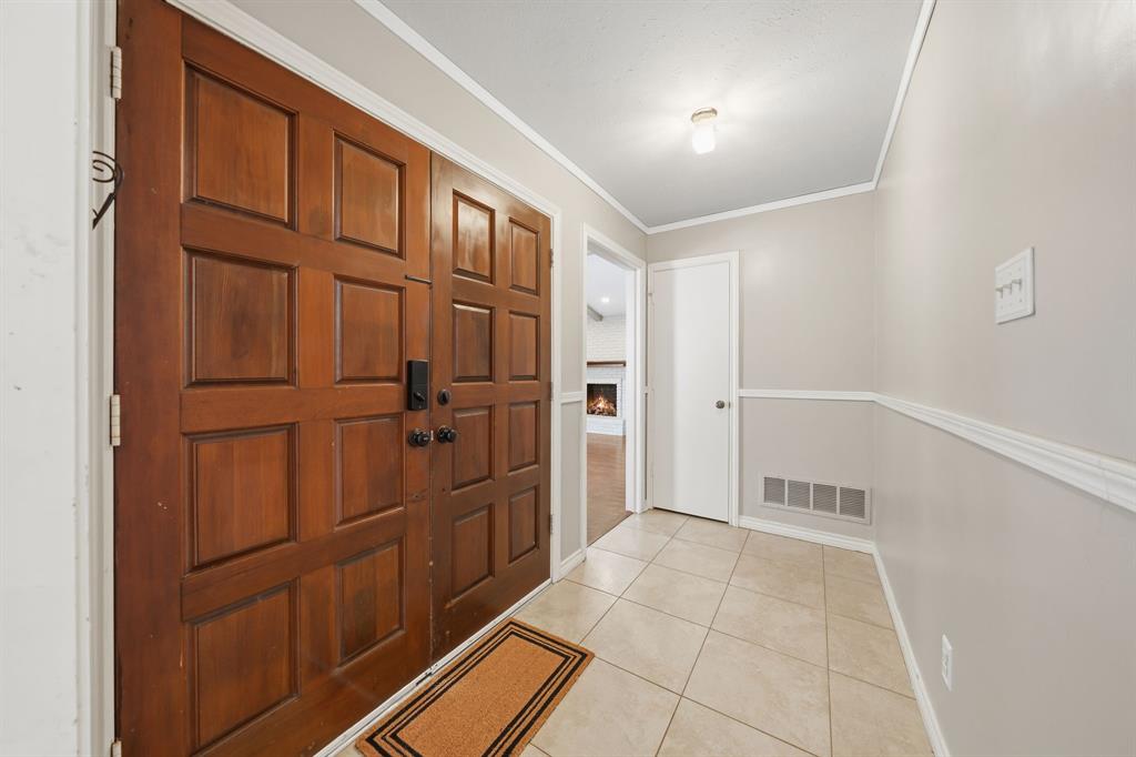 416 Forest Grove Drive Property Photo 5