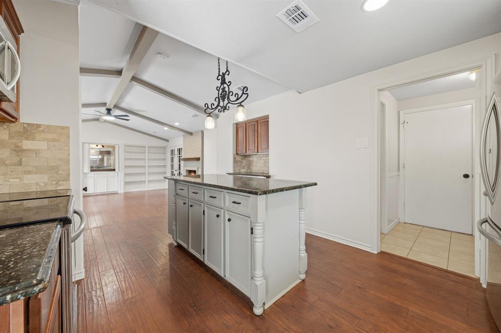 416 Forest Grove Drive Property Photo 12