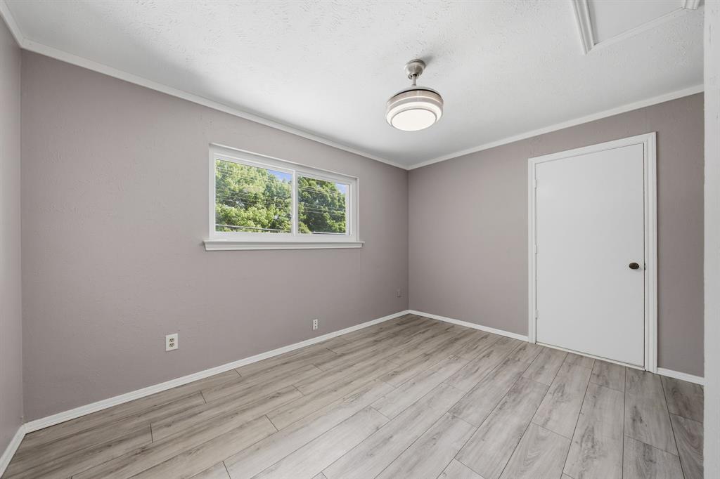 416 Forest Grove Drive Property Photo 20