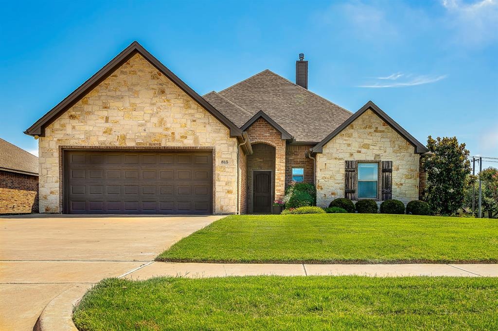 815 Chestnut Grove Drive Property Photo 1