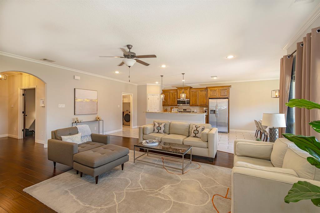 815 Chestnut Grove Drive Property Photo 3