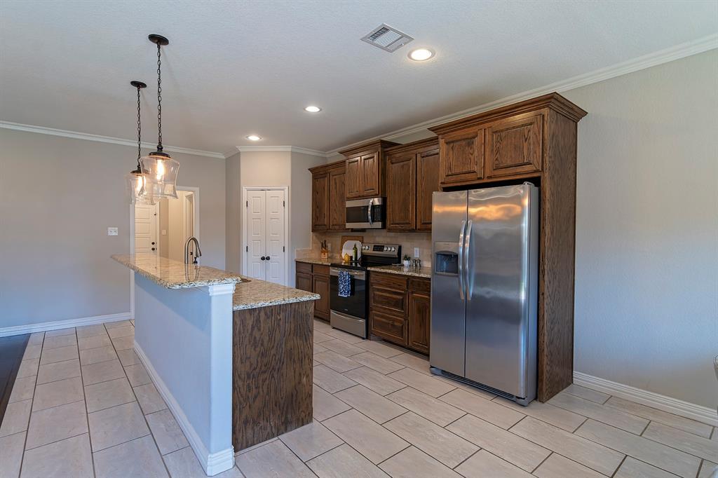 815 Chestnut Grove Drive Property Photo 8