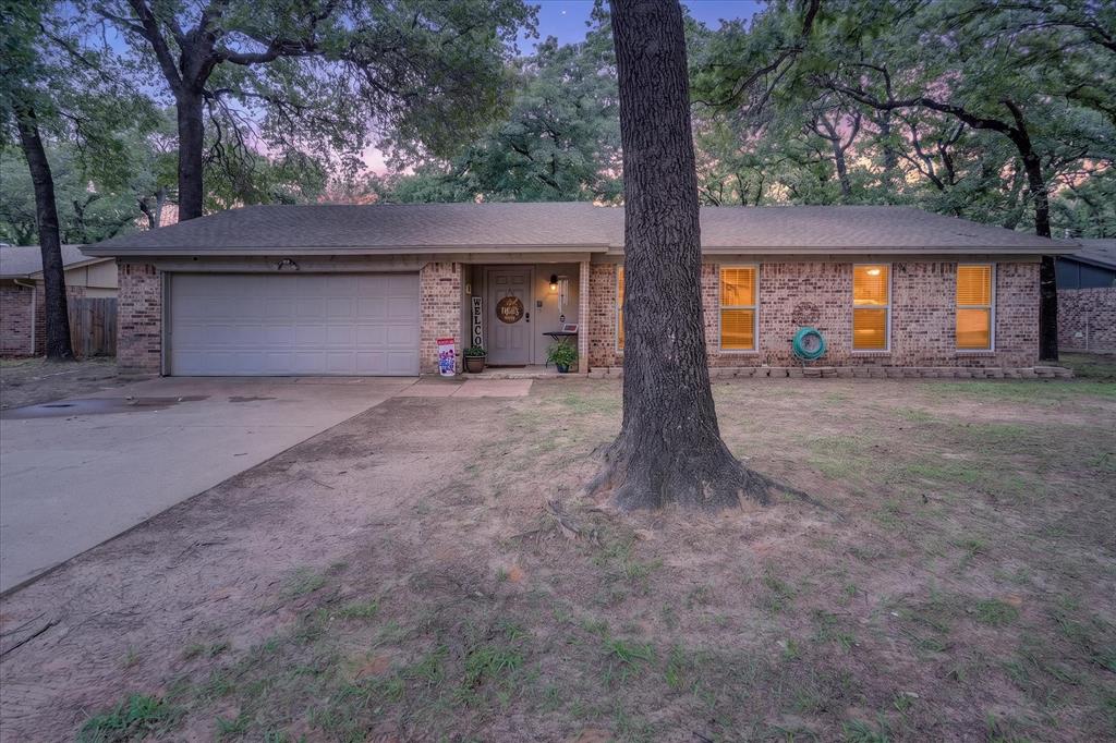 728 Lake Crest Parkway Property Photo 1