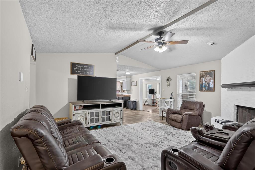 728 Lake Crest Parkway Property Photo 8