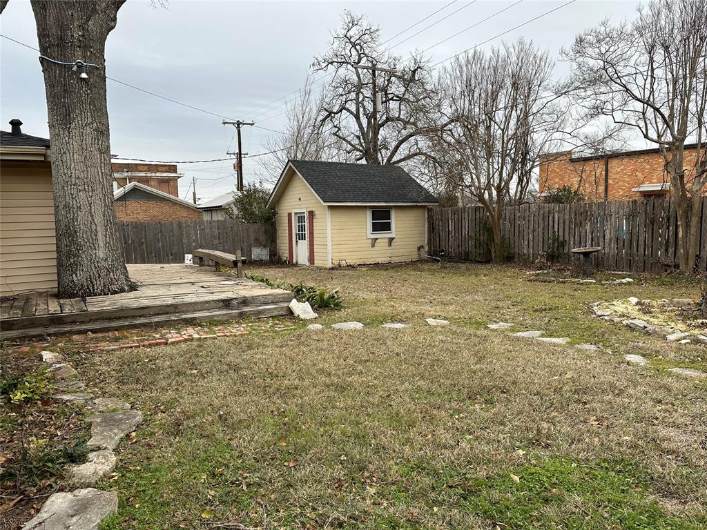 509 E Main Street Property Photo 4
