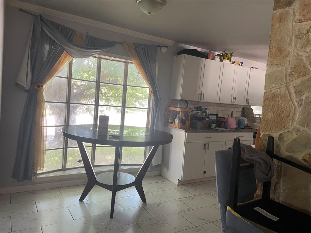 236 Hallbrook Drive Property Photo 10