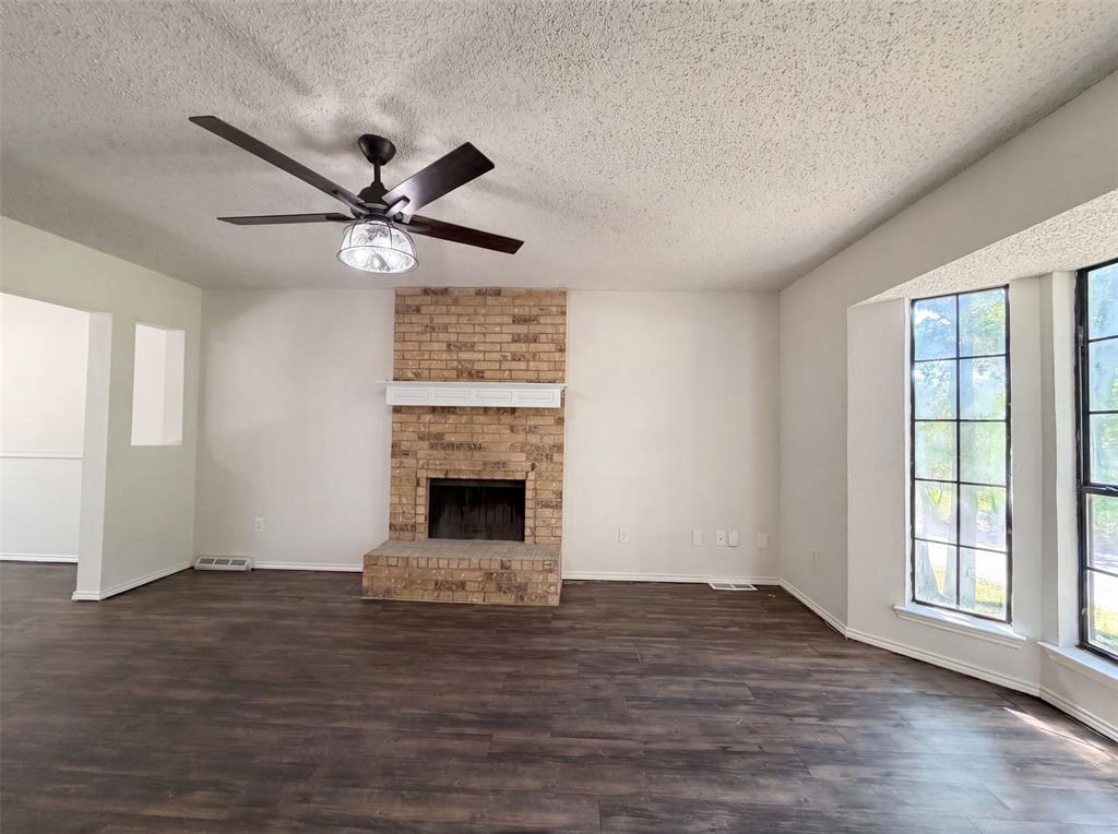 3805 Brookfield Drive Property Photo 9