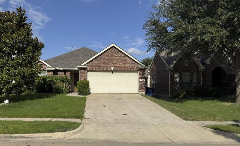2760 Indian Oak Drive Property Photo 2