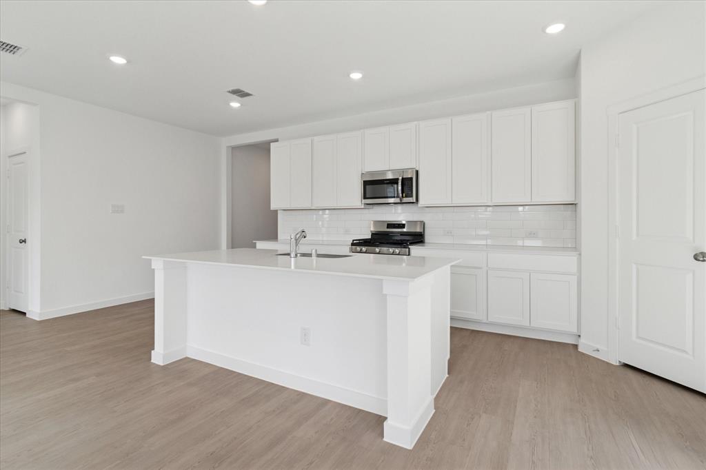 1805 Alpine Larch Lane Property Photo 8