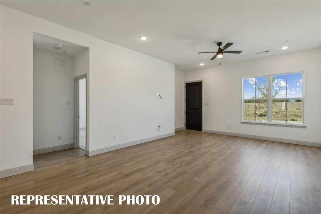 1038 Splitrock Drive Property Photo 3