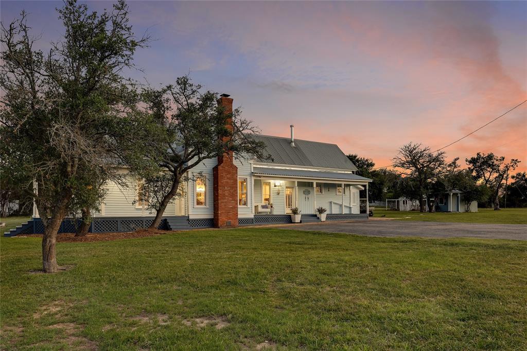 13471 Cedar Valley Road Property Photo 3