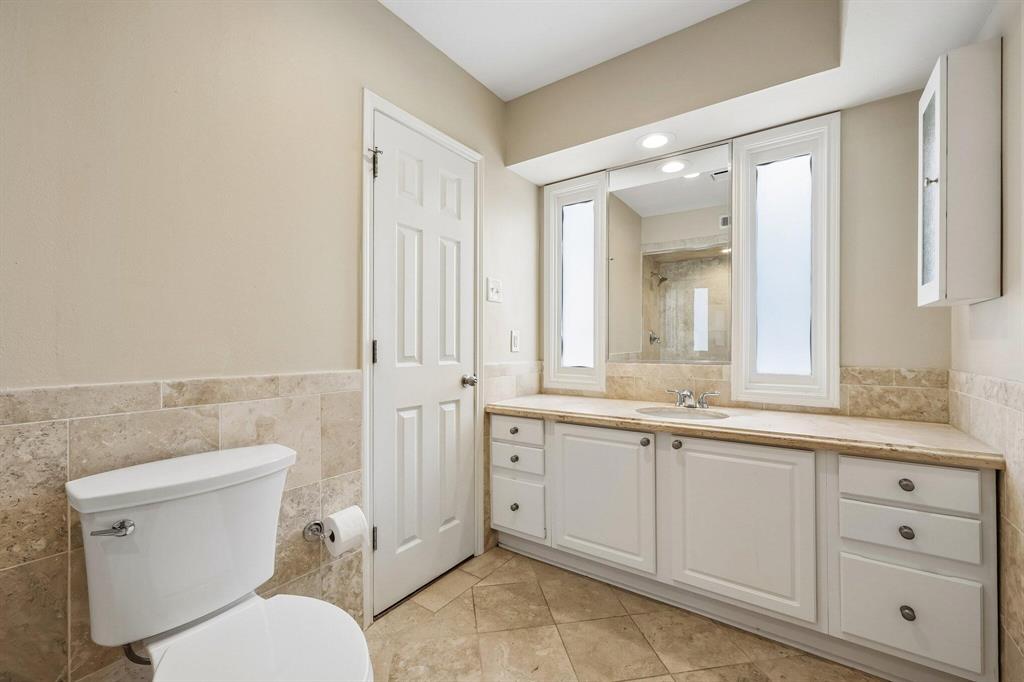 7730 Meadow Road 106 Property Photo 7