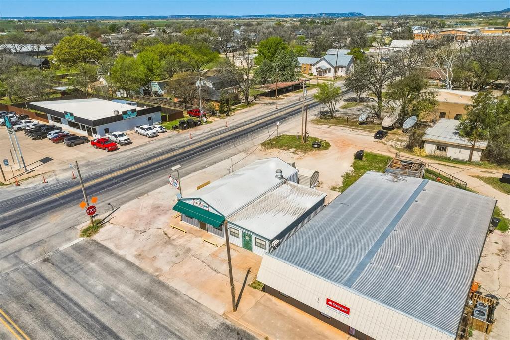 542 Graham Property Photo 3