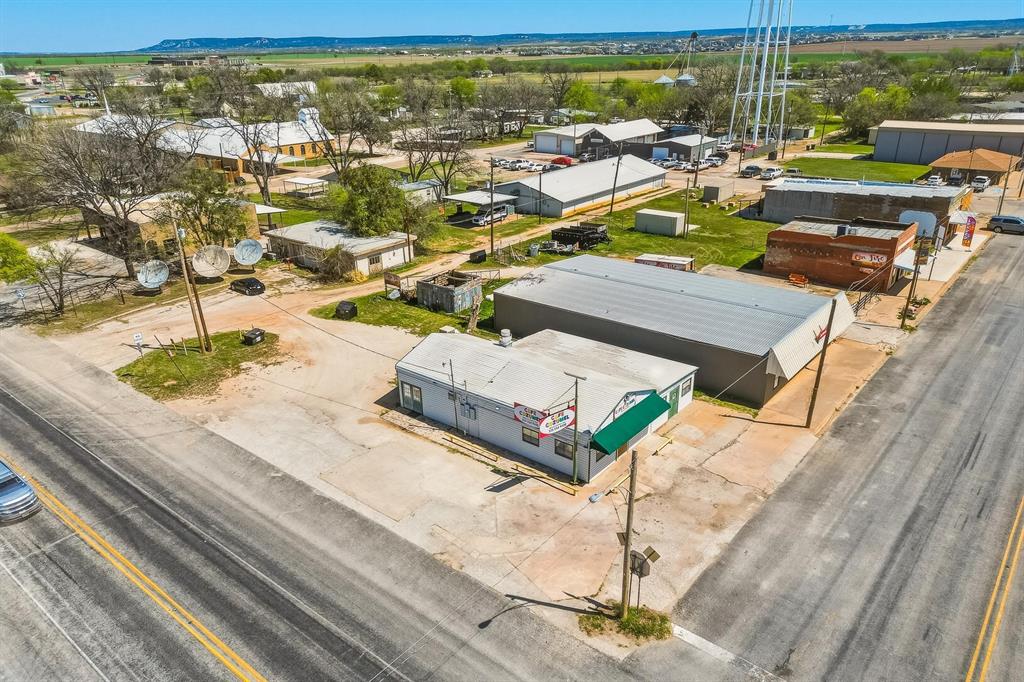 542 Graham Property Photo 4